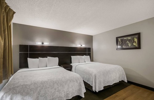 Ashley Oaks Hotel | Family-friendly Room w/Free Hot Breakfast | Free Onsite Parking