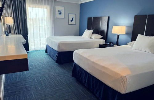 Old Towne Hotel | Family-Friendly Room Near Waterfront and Local Seal Beach Charm