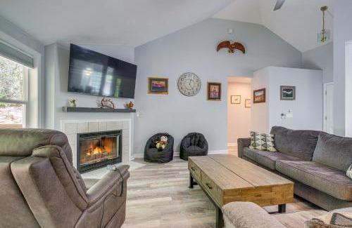 Silverdale House | Family-Friendly Silverdale Home with Private Deck!