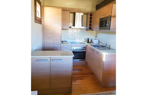Err Apartment | Family friendly Stay with Stunning Mountain Views