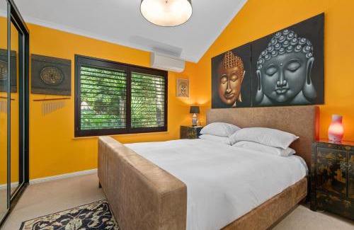 Neutral Bay House | Family-Friendly Townhouse with Private Courtyard