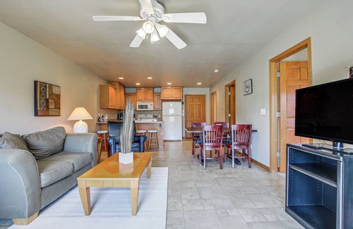 Butte Des Morts Apartment | Family-Friendly Unit: 8 Mi to Appleton Downtown!