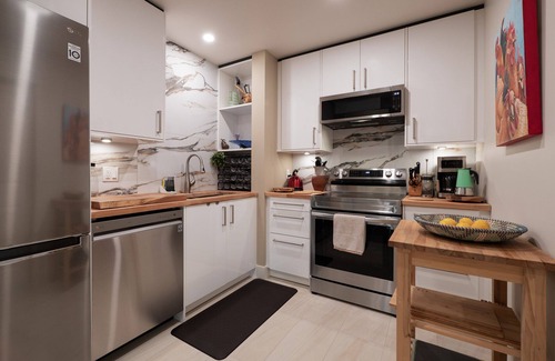Gibsons Apartment | Family-friendly Urban Oasis with Beautiful Garden