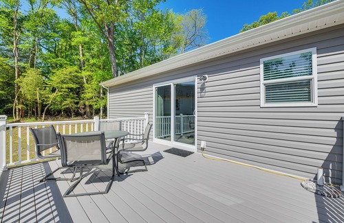 Colonial Beach House | Family-Friendly Home w/Deck Near Colonial Beach!