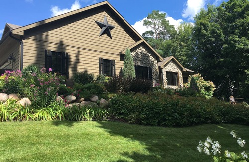 Saint Bonifacius House | Family Friendly Home With Hot Tub and Pool
