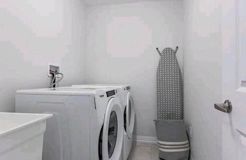 Woodstock House | Family Friendly Vacation Home.(Numbre Suites 893)