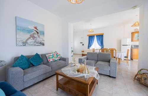 Argaka Villa | Family-Friendly Villa in Argaka, Sea Views – sleeps 6 , Private Pool, WiFi, Aircon