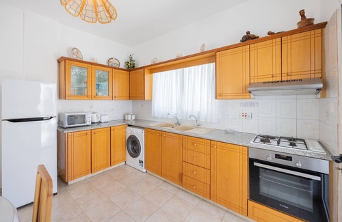 Argaka Villa | Family-Friendly Villa in Argaka, Sea Views – sleeps 6 , Private Pool, WiFi, Aircon