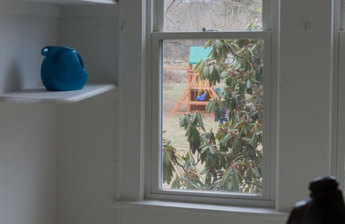 Cornwallville House | Family friendly with fireplace and swingset