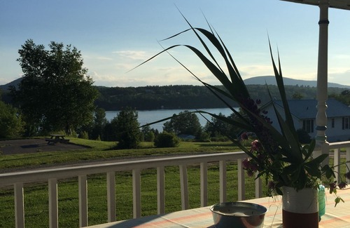Westmore Cottage | Family-Friendly Willoughby Lake Cottage