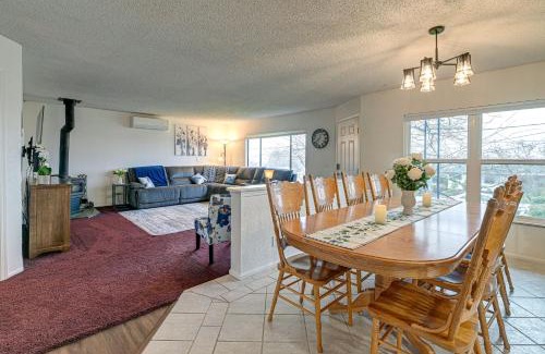 Roseburg House | Family-Friendly Winston Vacation Rental with Deck!