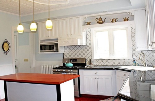 McGregor House | Family & Friends Getaway! 4bed|4.5bath Victorian