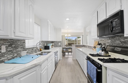 Northwest Anaheim House | Family friends vacation house close to Disneyland