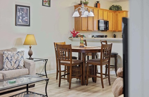 Longs Condo | Family Fun: 2BR Condo near Beach & Pool