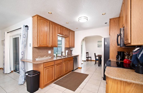 Survey Creek House | Family Fun Retreat: Swim, Play, Rest, Reconnect