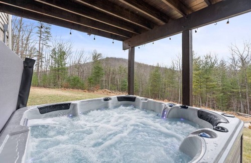 Luray House | Family Getaway at Cross Mountain