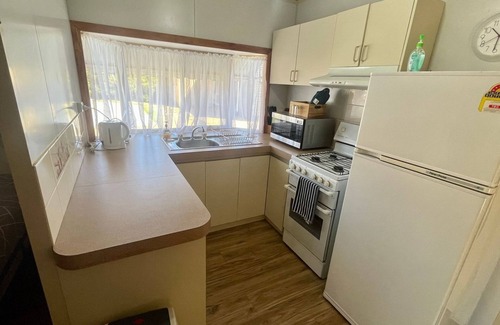 Broadwater House | Family Getaway - Cabin 50: Your Ideal Retreat for Comfort and Nature