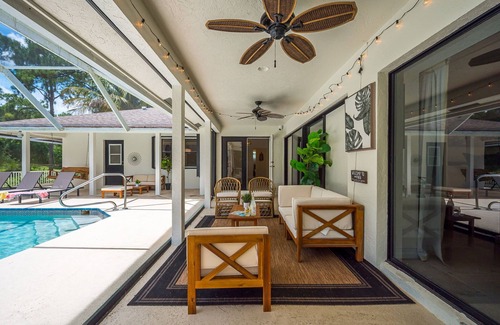 Jupiter Farms House | Family Getaway in Jupiter Farms: Fun Pool & Lake!