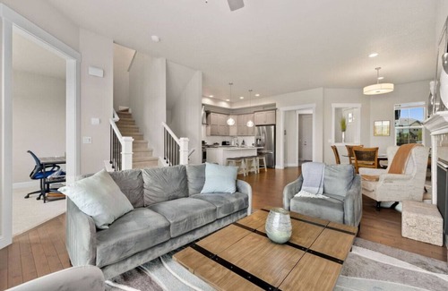 Loveland House | Family Getaway-Master Balcony Mtn Views-Golf Cart!