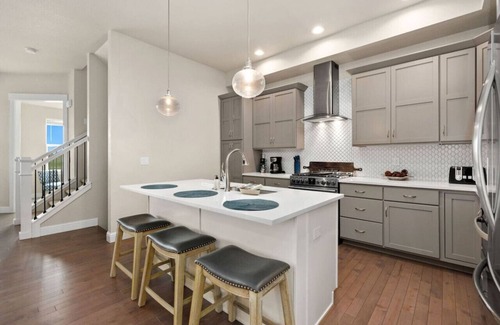 Loveland House | Family Getaway-Master Balcony Mtn Views-Golf Cart!