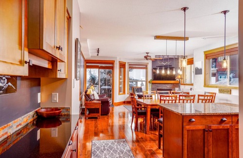 Big White Ski Resort Apartment | Family haven; stylish 2 bedroom retreat!