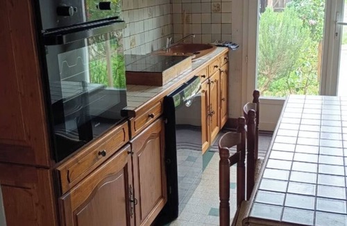 Nemours House | 🏡 Family haven with large enclosed garden - Whole house 3 bedrooms