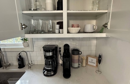 Troutville House | Family hiking w Pets, EV Charger+Peloton and Treadmill