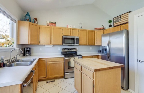 Aurora House | Family home 2 Master Suites with King beds fast Wifi workspace