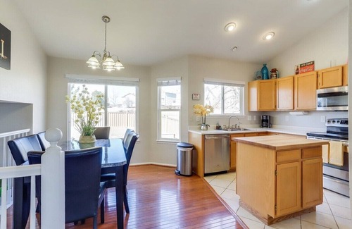 Aurora House | Family home 2 Master Suites with King beds fast Wifi workspace