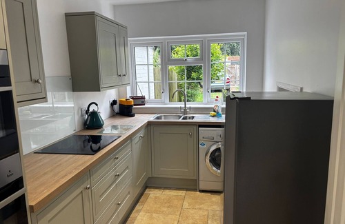 Wingham House | Family Home 3 Bed Vicarage Gardens, Wingham, Kent