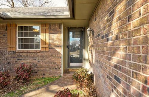 Edmond House | Family Home 5 Beds 3 Baths By Oc