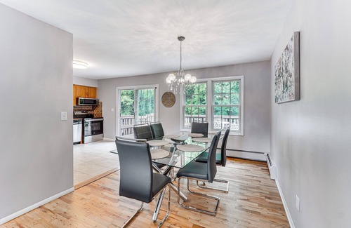 Monroe House | Family Home Close to Warwick, 5 Mi to Lake!