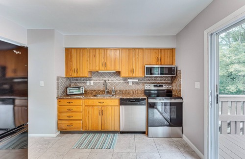 Monroe House | Family Home Close to Warwick, 5 Mi to Lake!