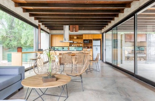 Chacras de Coria House | Family home in a quiet residential neighborhood with nearby wineries