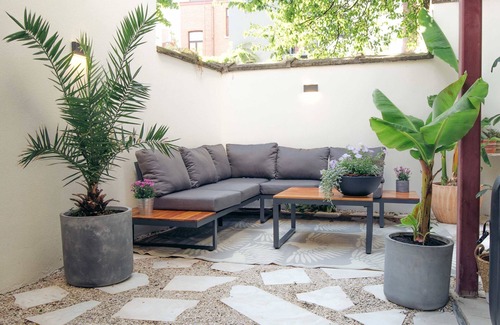 Brederode House | Family home with garden, jacuzzi & bbq