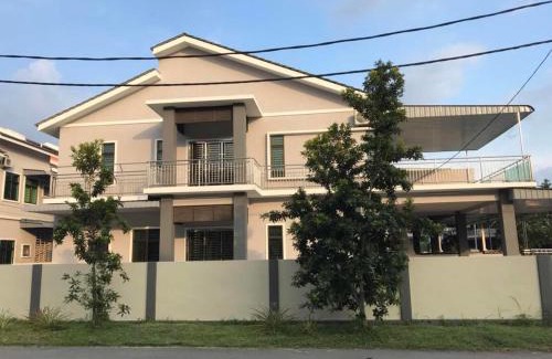 Pengkalan Aor House | Family Homestay