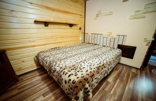 Shchurove House | Family Hotel Shalet