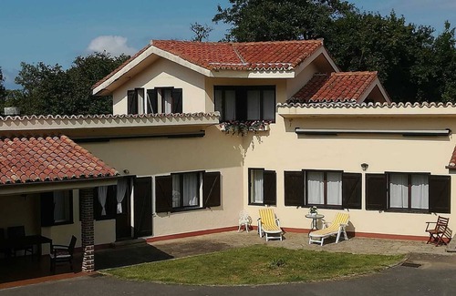 Quintueles Ski Chalet | Family house in beautiful finca 5 minutes from the beach.