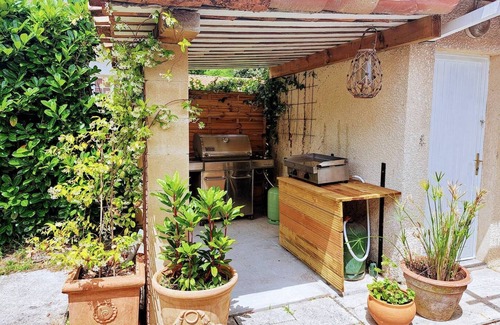 Castets House | Family house sleeps 9 with above ground swimming pool
