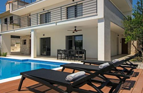 Podstrana Villa | Family House "Villa Gyra" with Private Swimming Pool, Indoor BBQ, Gym and Gaming room!