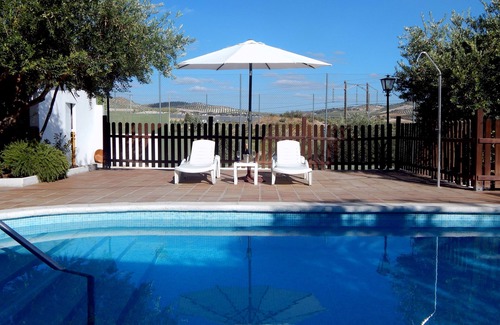 Baena Cottage | FAMILY HOUSE WITH POOL AND PADDLE TRACK