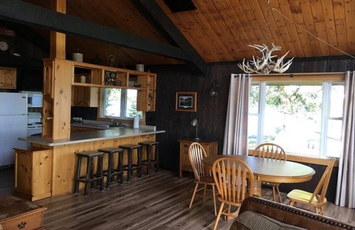 Farwell House | Family lake house on Mill Lake peninsula, Alexandria, Minnesota.