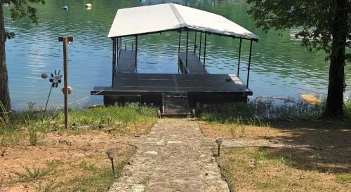 Speedwell House | Family Lakefront Getaway on Norris Lake