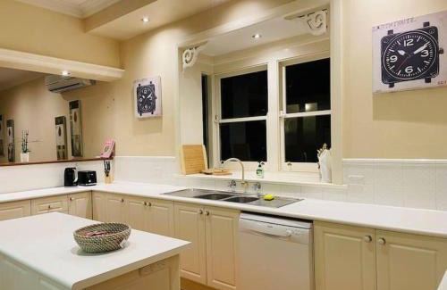 Balwyn House | Family Living big house in Balwyn central