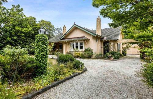 Balwyn House | Family Living big house in Balwyn central