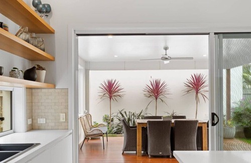Newhaven House | Family Luxury 3 Bdr King Bed.