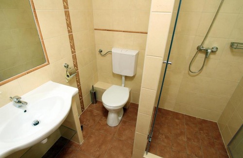 Lipot House | Family Panzio es Apartman Hazak