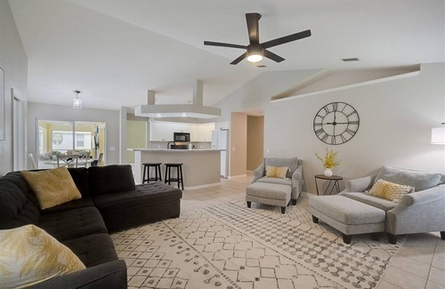 Long Meadow House | Family Paradise: Spa & Heated Pool w Outdoor TV