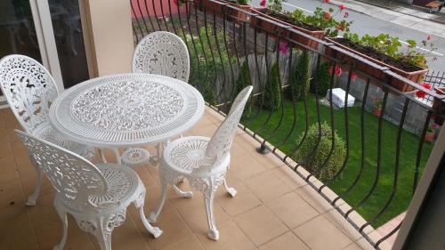 Arad House | Family Pension