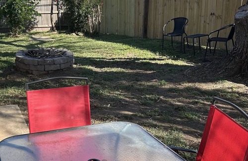 Broken Arrow House | Family & Pet Friendly Broken Arrow Getaway